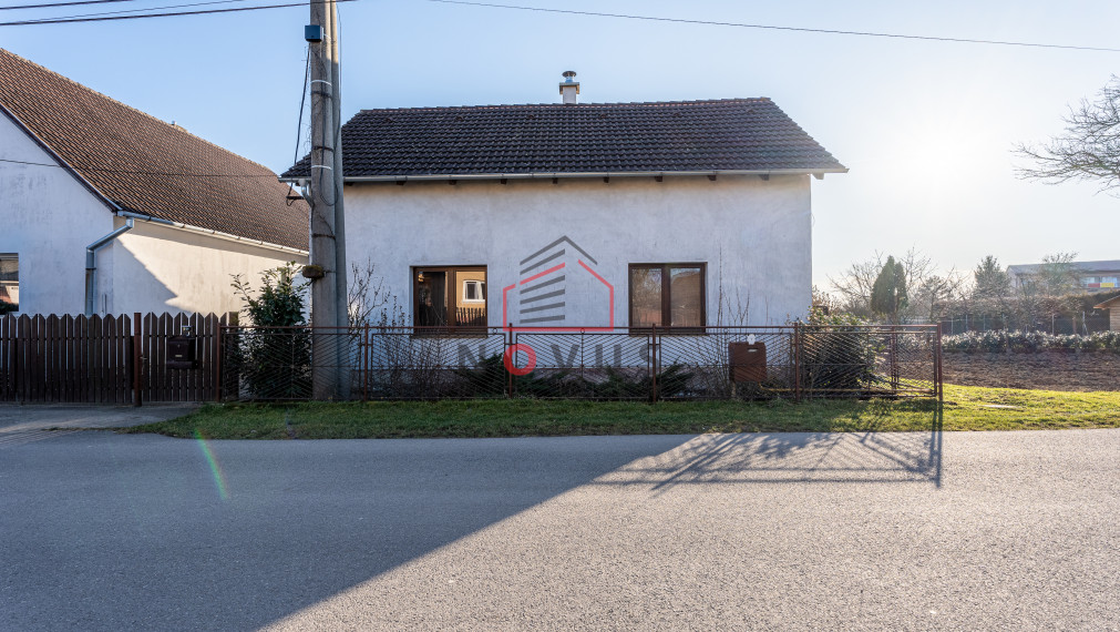 --PREDANÉ--Na predaj rodinný dom, Slavnica