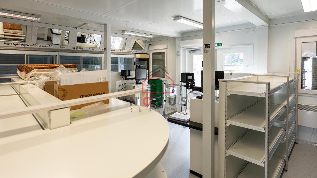 Na prenájom obchodné priestory 65 m2, Dubnica nad Váhom, ul. Obrancov mieru