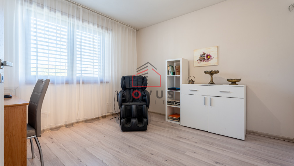 --PREDANÉ--  4izbový bungalov s garážou, Trenčianska Turná