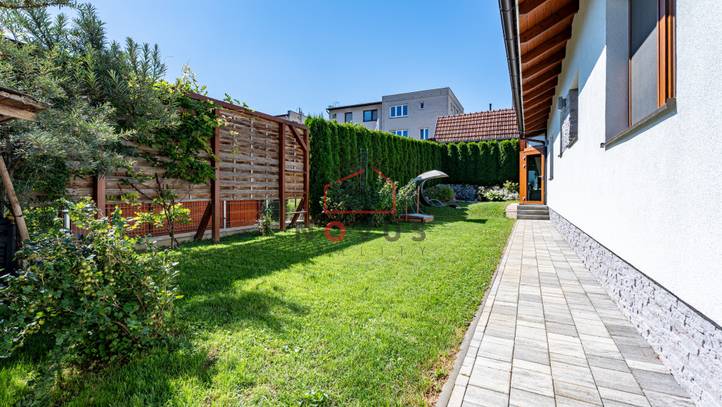 --PREDANÉ--  4izbový bungalov s garážou, Trenčianska Turná