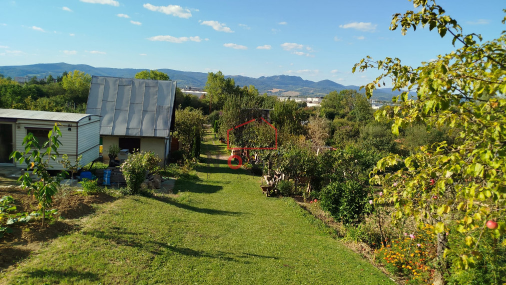 Na predaj chata so záhradou , Dubnica nad Váhom ,Horekončie