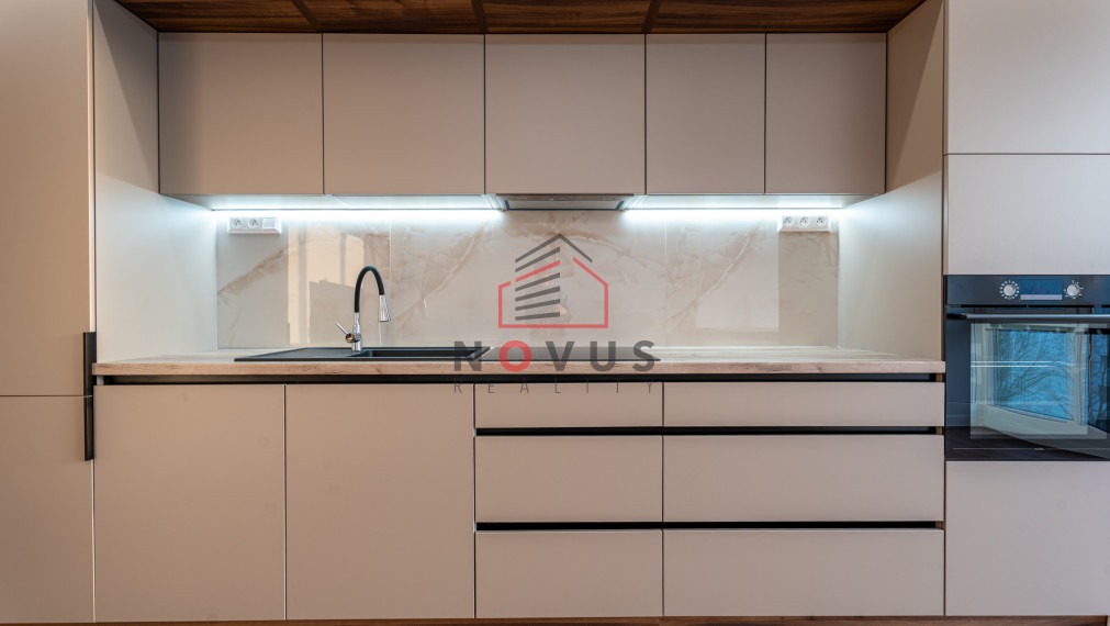 Nadštandartný 3 Izbový byt s garážou - Dubnica nad Váhom