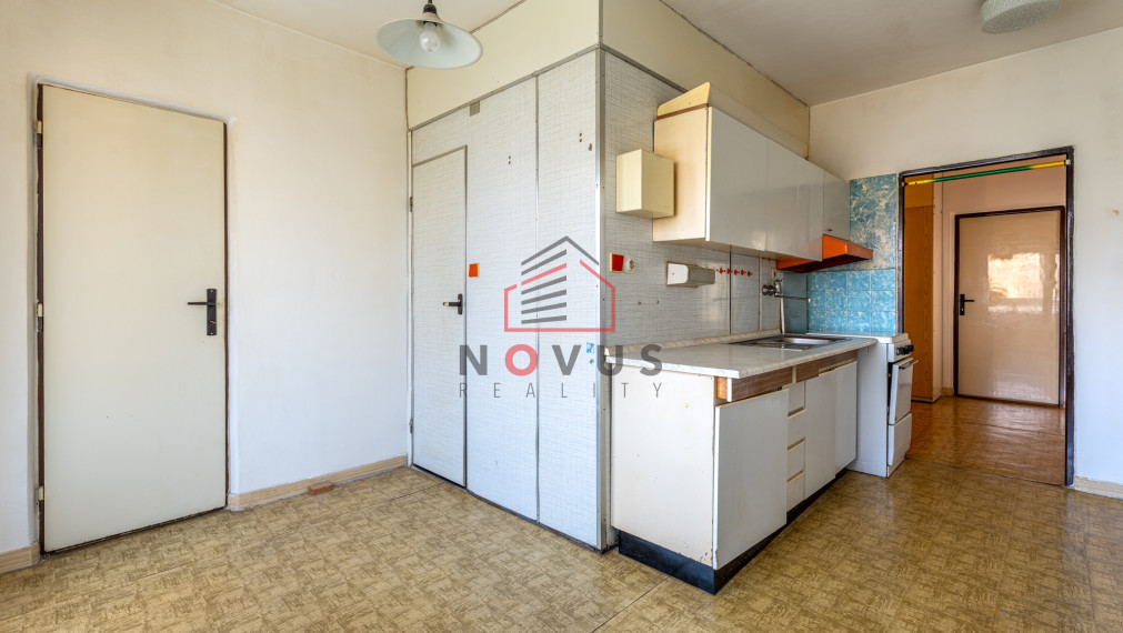 Na predaj 2 izbový byt,  Dubnica nad Váhom , 62 m2 , 2 balkóny, Centrum I