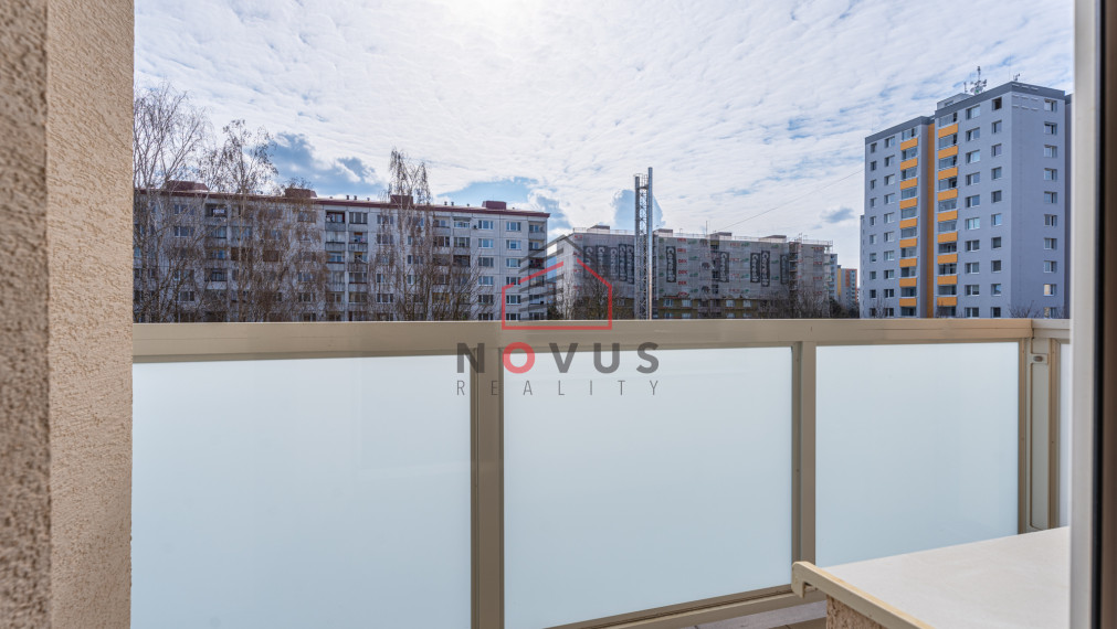 Na predaj 2 izbový byt,  Dubnica nad Váhom , 62 m2 , 2 balkóny, Centrum I