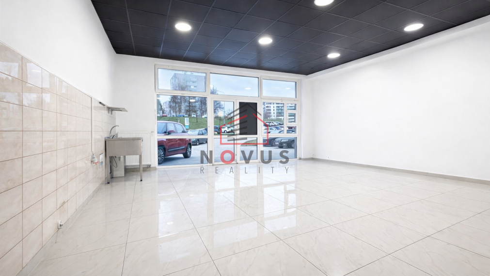 Na prenájom obchodný / komerčný priestor, 50 m2 – Dubnica nad Váhom, Pod hájom (Účko)