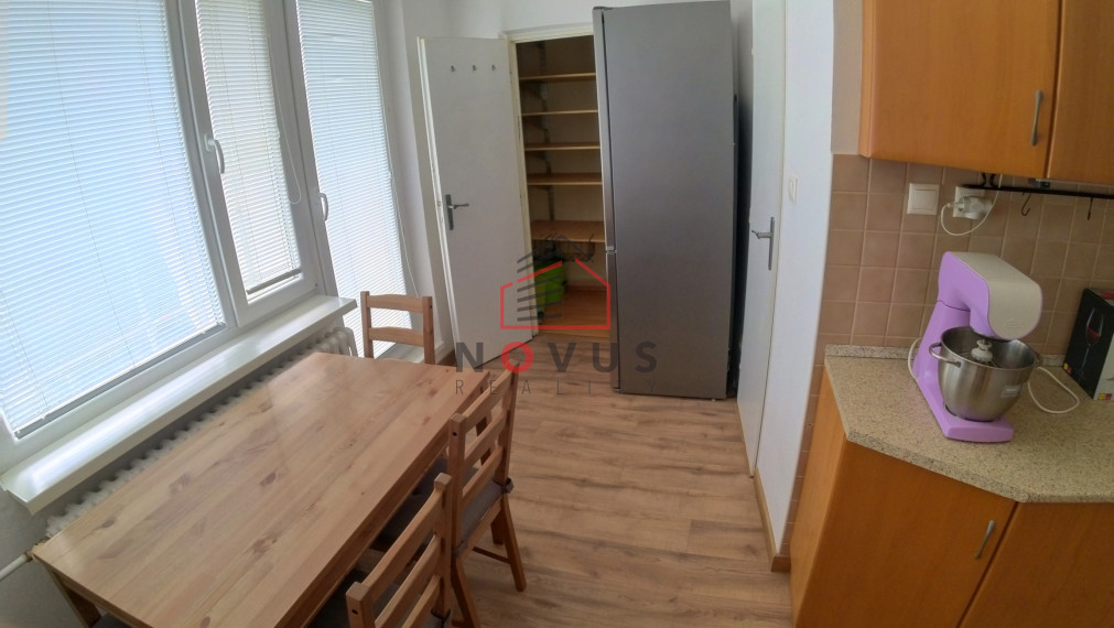 Na predaj 3 izbový byt, 80 m2, Dubnica n/V, Centrum 1,balkón,loggia