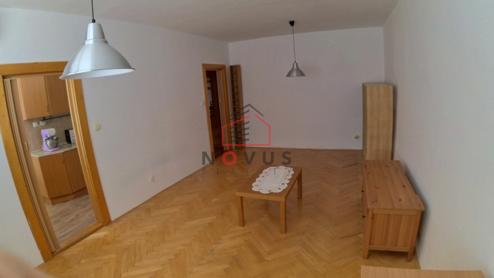 Na predaj 3 izbový byt, 80 m2, Dubnica n/V, Centrum 1,balkón,loggia