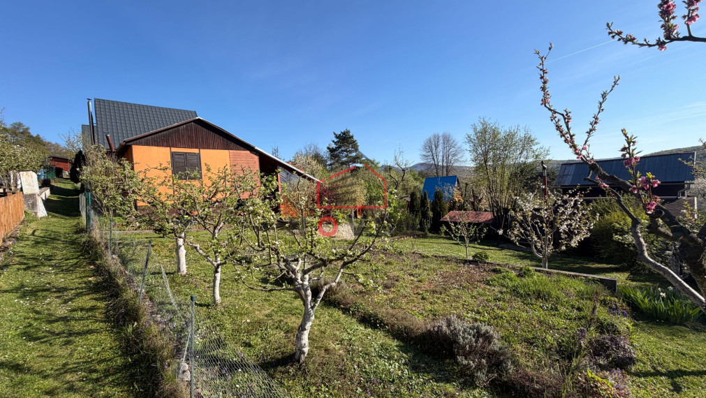 Na predaj záhradná chata s pozemkom 380 m2, Ilava-Lašteky