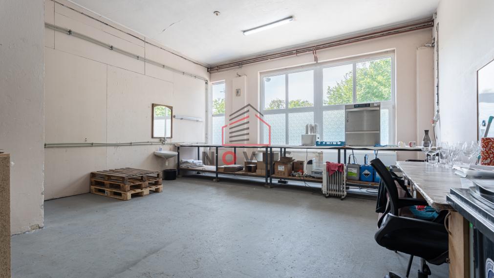 Predaj | Výrobná hala s technológiami a zázemím | 1 018 m² | Dubnica nad Váhom