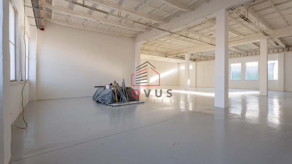 Na prenájom skladovo-výrobný priestor 330 m² s kanceláriami  Dubnica n/V, ul. Štúrova