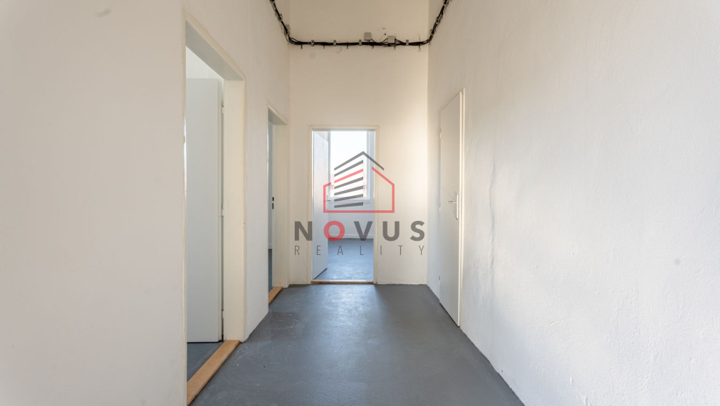 Na prenájom skladovo-výrobný priestor 330 m² s kanceláriami  Dubnica n/V, ul. Štúrova