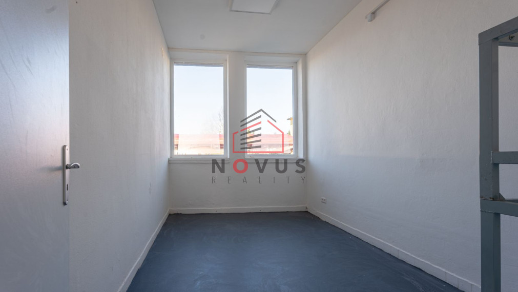 Na prenájom skladovo-výrobný priestor 330 m² s kanceláriami  Dubnica n/V, ul. Štúrova