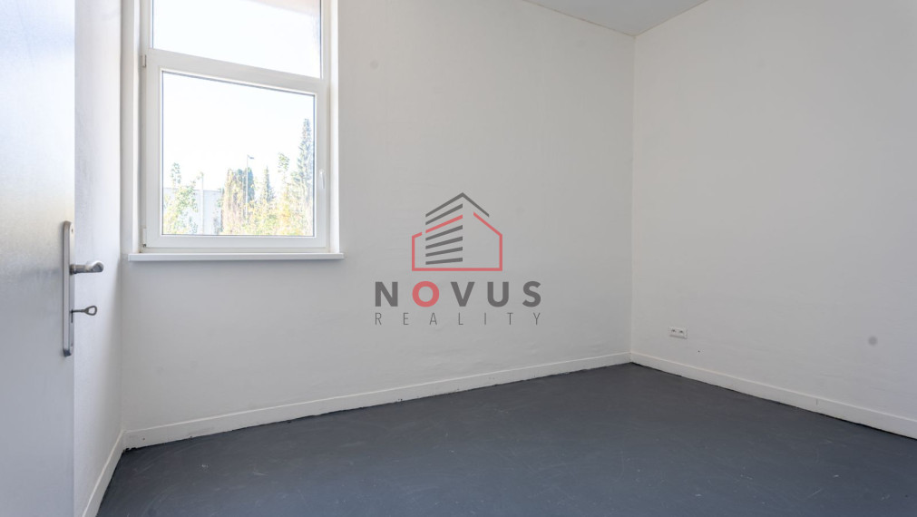 Na prenájom skladovo-výrobný priestor 330 m² s kanceláriami  Dubnica n/V, ul. Štúrova