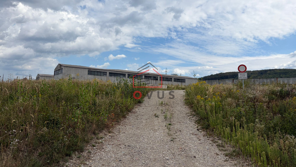 Na predaj priemyselný pozemok 11.264 m2,  Dubnica n/V