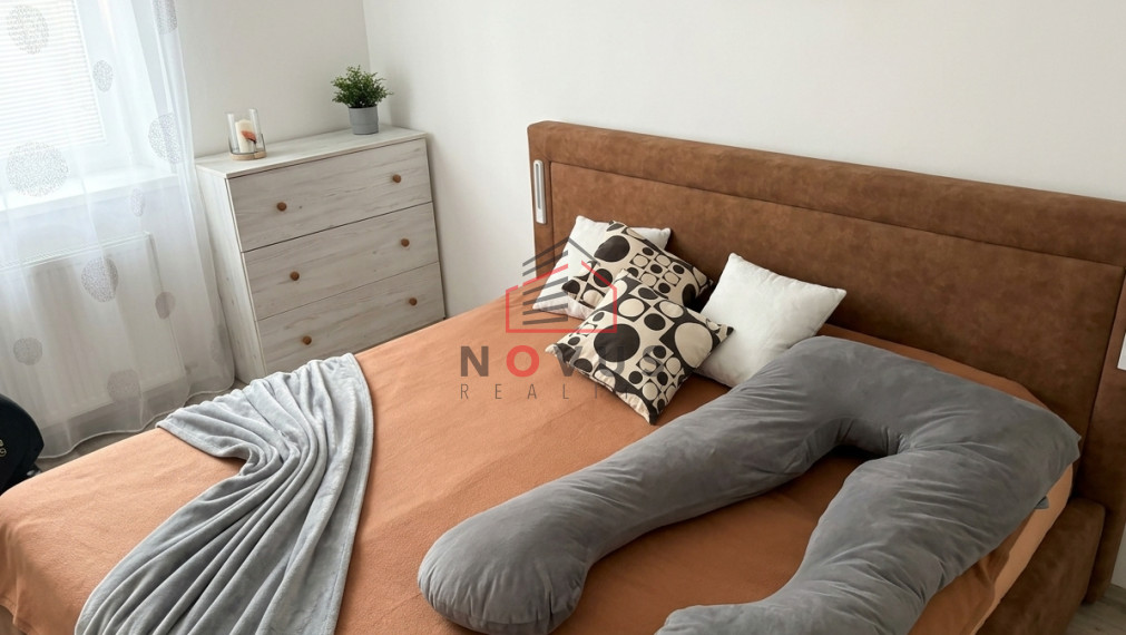 Na prenájom zariadený 2 izbový byt , 47m2,Dubnica n/V,ul.Moyzesova