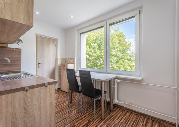 Na predaj 2 izbový byt, 62 m2, Nová Dubnica ul.Trenčianska