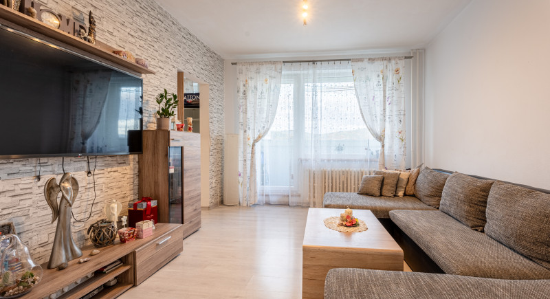 Na predaj 4 izbový byt v obci Lednické Rovne, 74 m2, ul.Súhradka