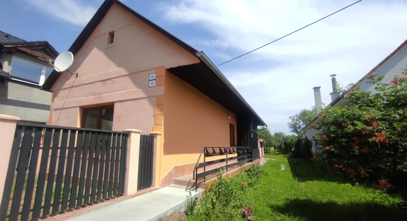 Na prenájom starší rodinný dom 2+1 s pozemkom 1102 m2 , Nová Dubnica -Veľký Kolačín