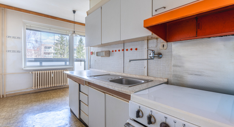 Na predaj 2 izbový byt,  Dubnica nad Váhom , 62 m2 , 2 balkóny, Centrum I