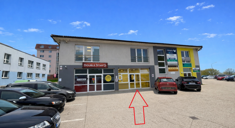 Na prenájom obchodný / komerčný priestor, 50 m2 – Dubnica nad Váhom, Pod hájom (Účko)