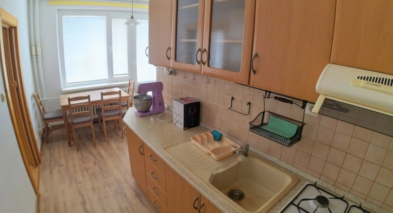 Na predaj 3 izbový byt, 80 m2, Dubnica n/V, Centrum 1,balkón,loggia