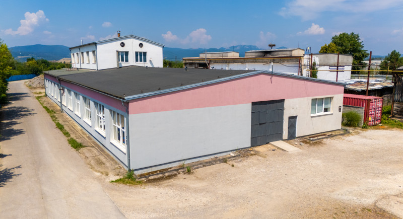 Predaj | Výrobná hala s technológiami a zázemím | 1 018 m² | Dubnica nad Váhom